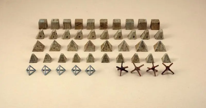 1/72 Italeri Antitank Obstacles 6147 1