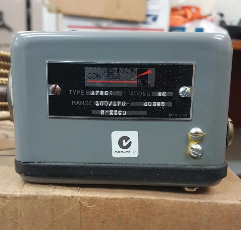 Johnson Controls Model  A72ce-4C  Two Pole Hi Temp Control Unit " New " 1