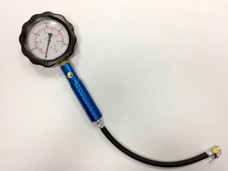 Manual Tire Gauge - 2.5 Bar / 35 Psi 1