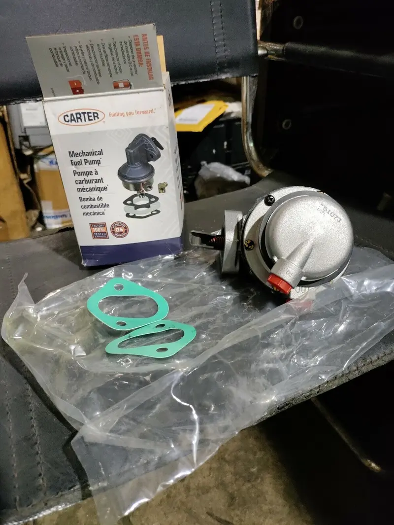 New In Box Carter Mechanical Fuel Pump M6-1073 With Gaskets 1