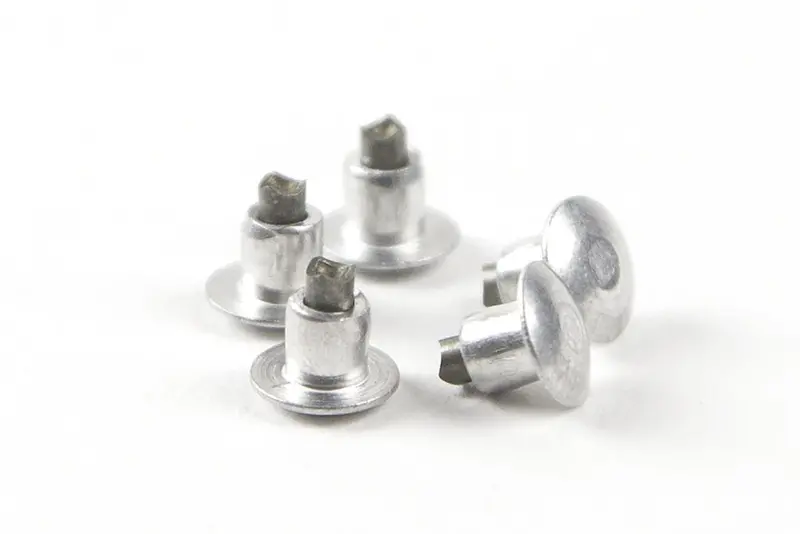 Terrene Tripletraction Low Rolling Resistance Tungsten Carbide Stud Kit (100 Studs) 1