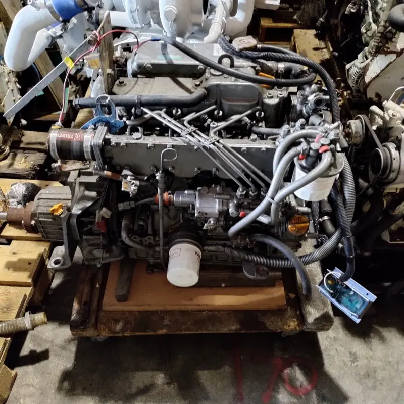 Yanmar 4Jh4e  Diesel Marine Engine 54 Hp. W/ Transmission   Running Take Out 1